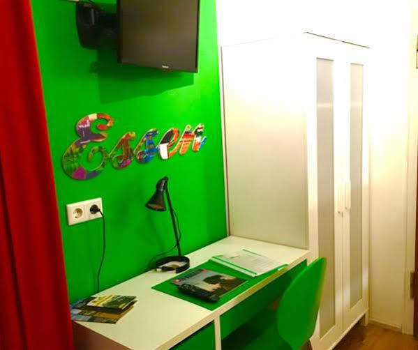 Self Check In City Hostel Nordstern Essen Esterno foto